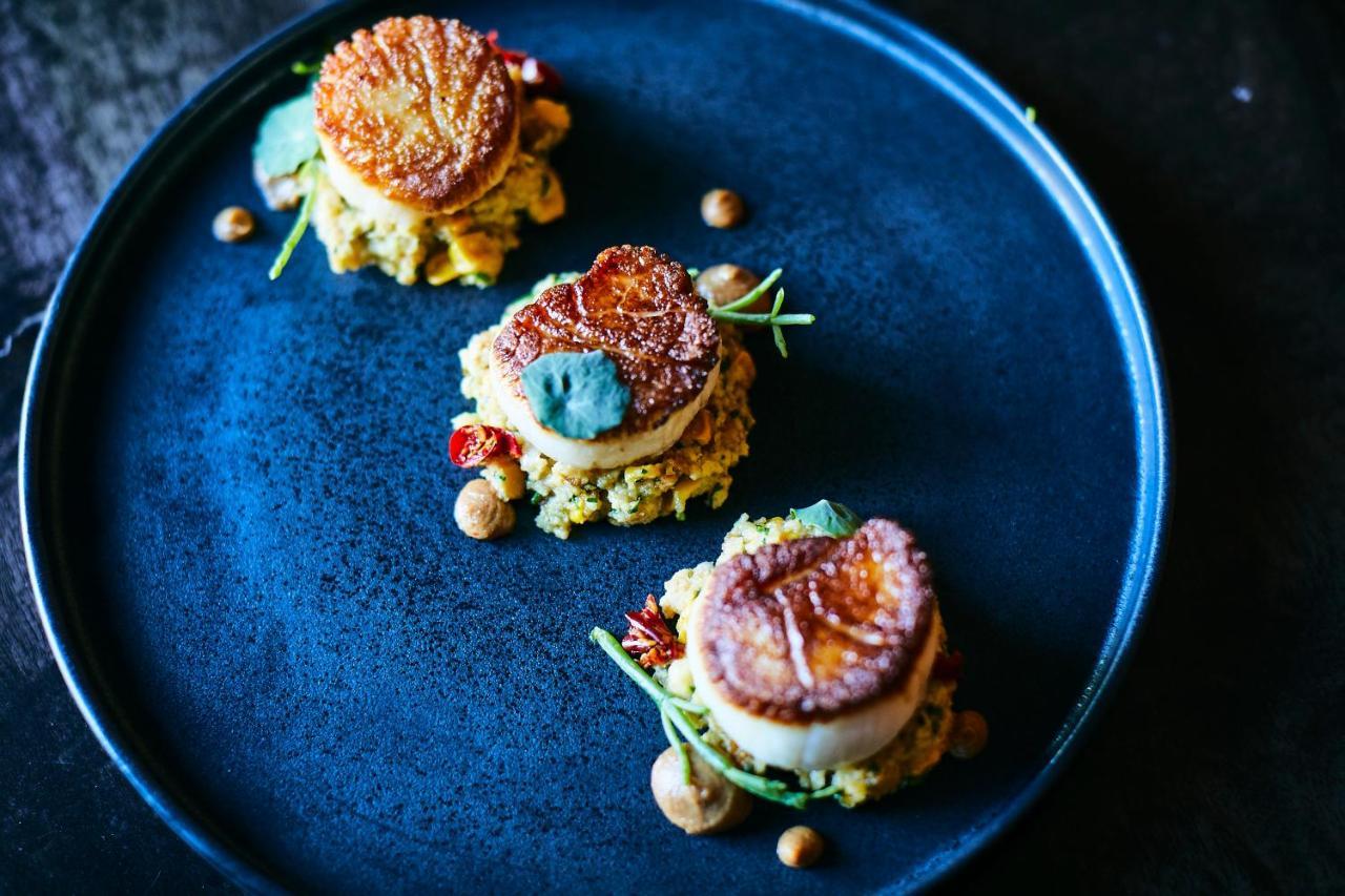 Abesq Doha Hotel And Residences, An Ihg Hotel Esterno foto Scallops