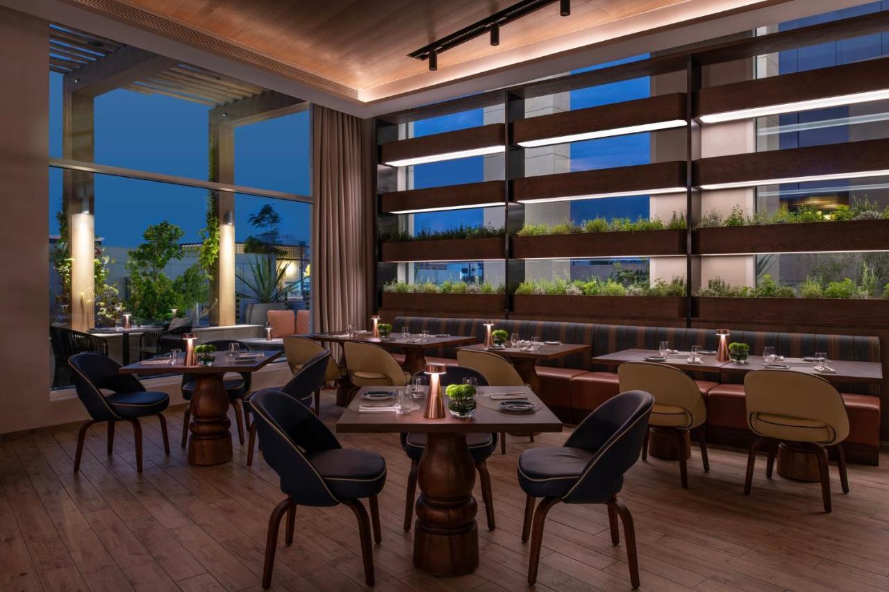 Abesq Doha Hotel And Residences, An Ihg Hotel Esterno foto The restaurant
