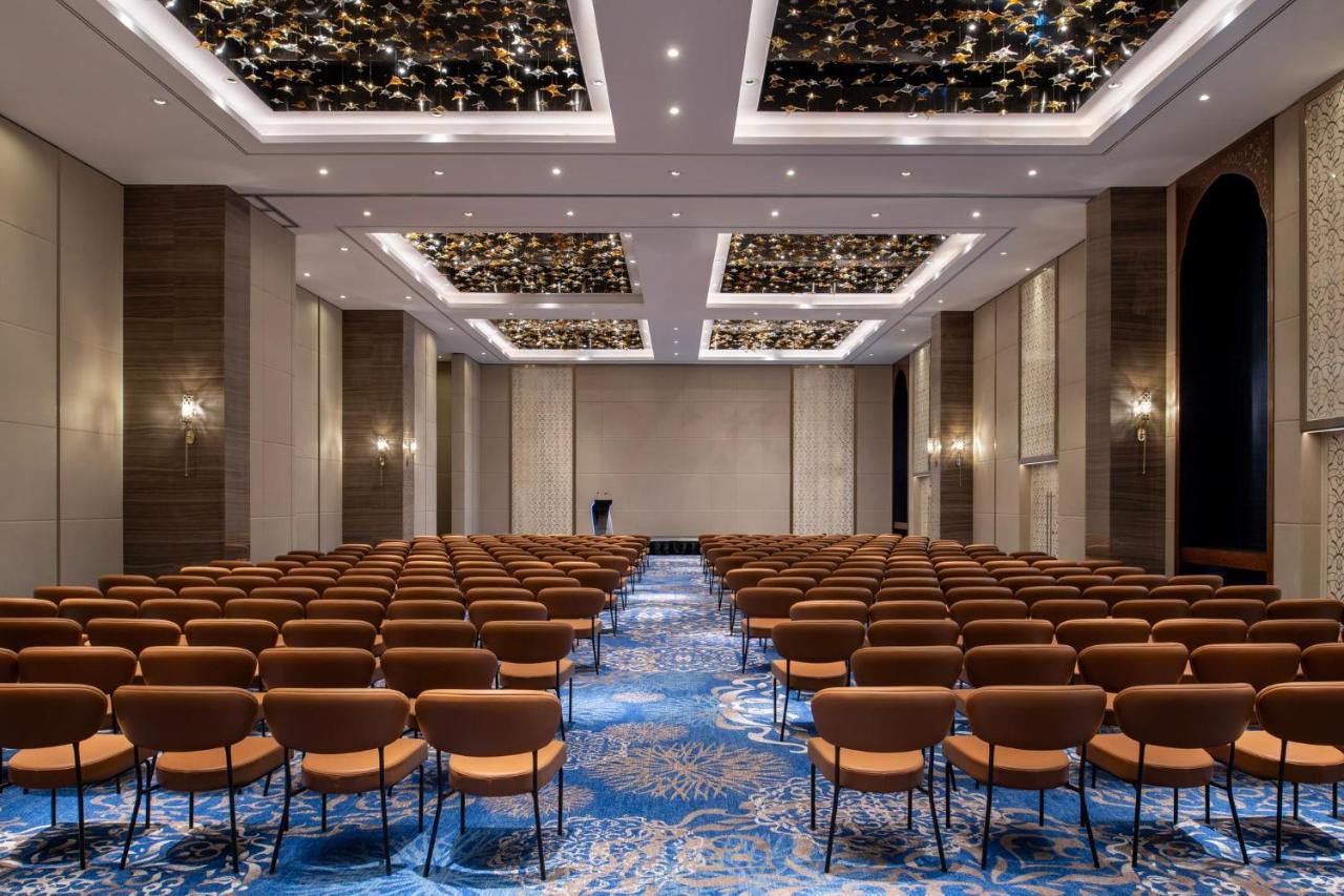 Abesq Doha Hotel And Residences, An Ihg Hotel Esterno foto The ballroom