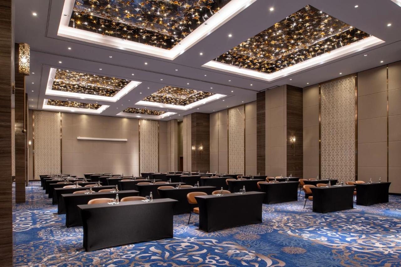 Abesq Doha Hotel And Residences, An Ihg Hotel Esterno foto The ballroom