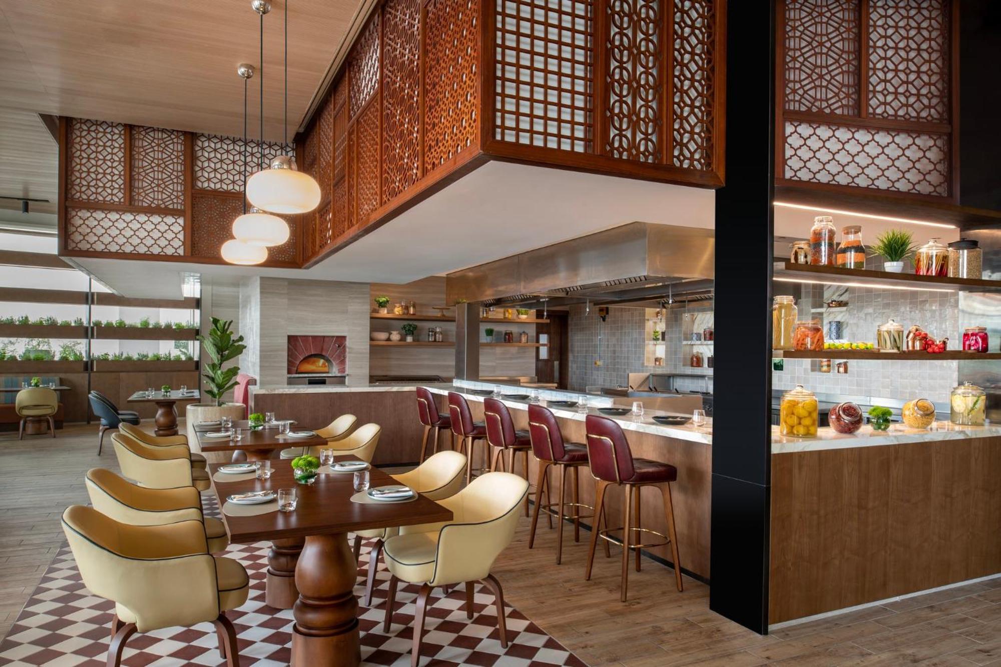 Abesq Doha Hotel And Residences, An Ihg Hotel Esterno foto The Kitchen at The Westin Dubai