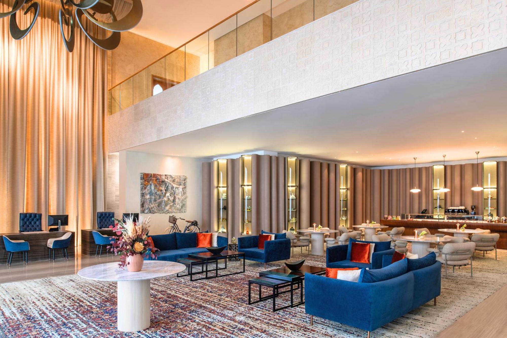 Abesq Doha Hotel And Residences, An Ihg Hotel Esterno foto The lobby of the hotel